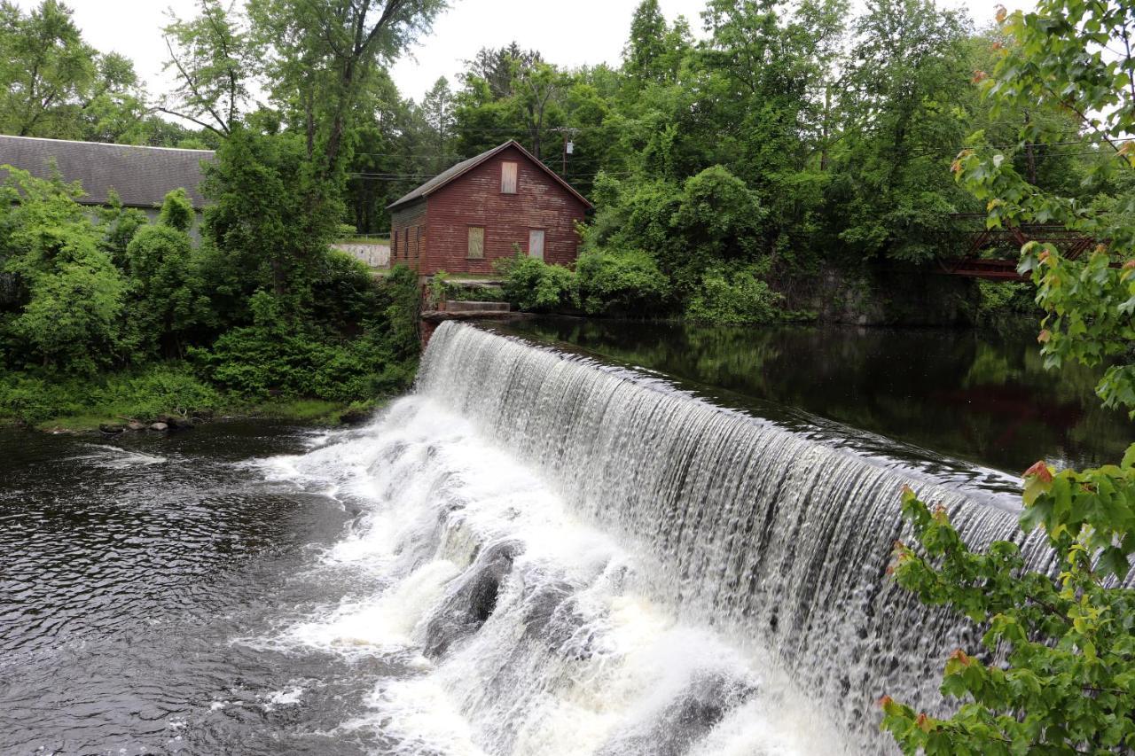 Hatfield Old Mill Inn מראה חיצוני תמונה
